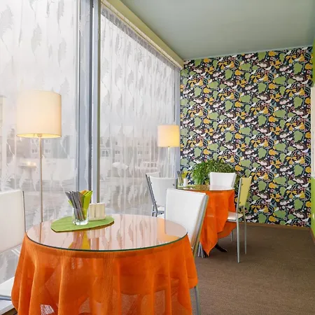 Laine Hotel *
